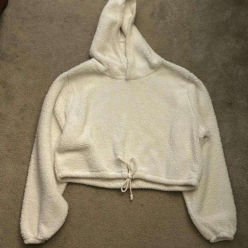Wild Fable White Fuzzy Cropped Sweatshirt